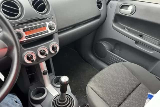 Mitsubishi Colt (2012) thumbnail 4