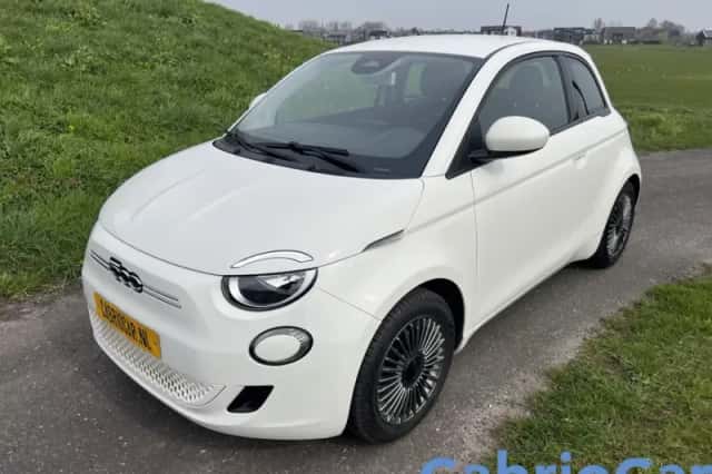 Fiat 500 (2021) thumbnail 1