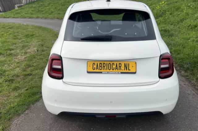 Fiat 500 (2021) thumbnail 5