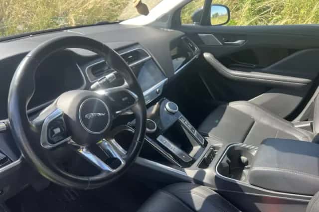 Jaguar I-Pace (2018) thumbnail 3