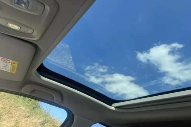 Renault Captur (2019) thumbnail 3