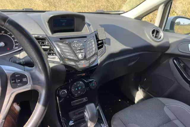 Ford Fiesta (2017) thumbnail 2