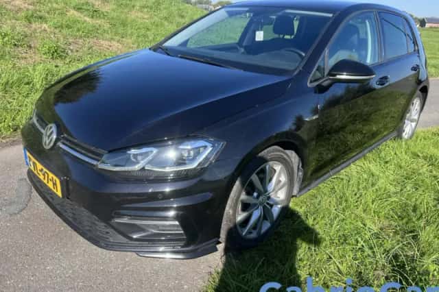 Volkswagen Golf (2017) thumbnail 1