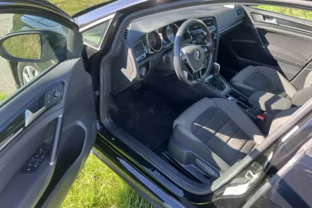 Volkswagen Golf (2017) thumbnail 3