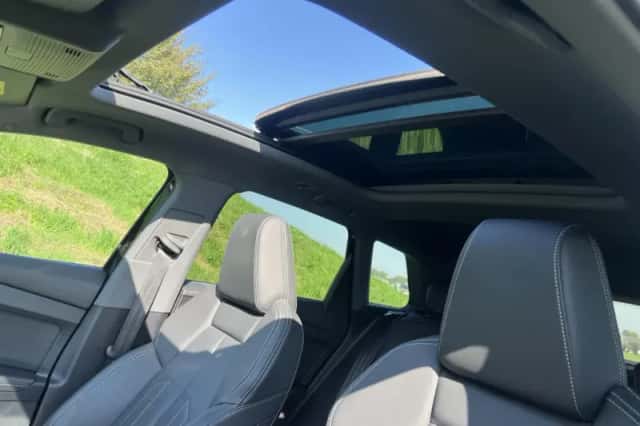 Audi Q4 e-tron (2022) thumbnail 3