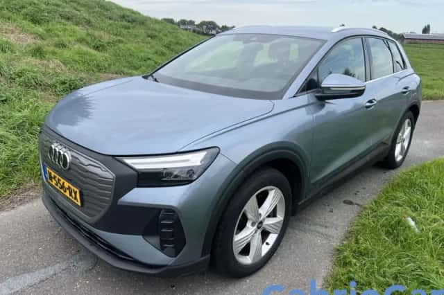 Audi Q4 e-tron (2021) thumbnail 1