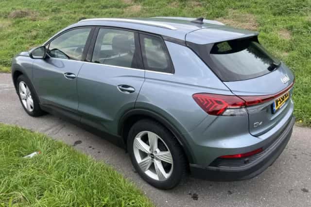 Audi Q4 e-tron (2021) thumbnail 2