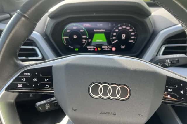 Audi Q4 e-tron (2023) thumbnail 5