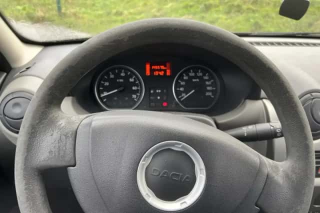 Dacia Sandero (2009) thumbnail 3
