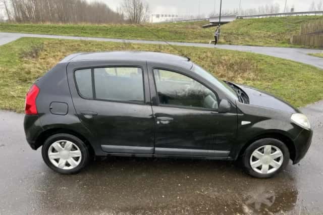 Dacia Sandero (2009) thumbnail 4