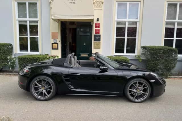 Porsche Boxster (2016) thumbnail 2