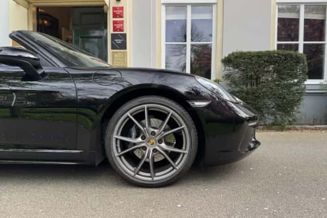 Porsche Boxster (2016) thumbnail 4