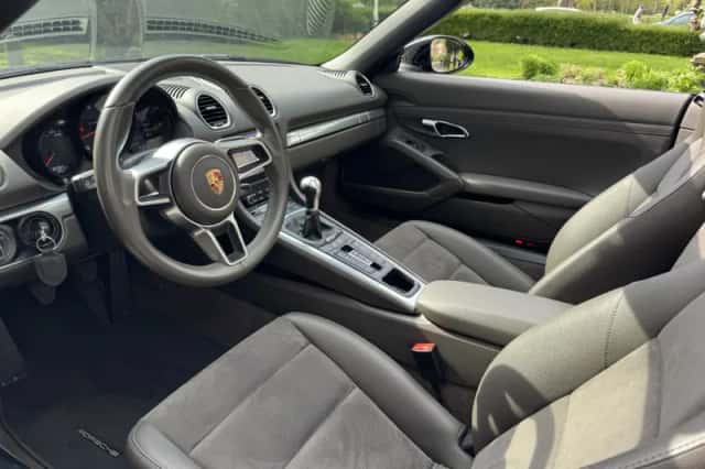 Porsche Boxster (2016) thumbnail 5