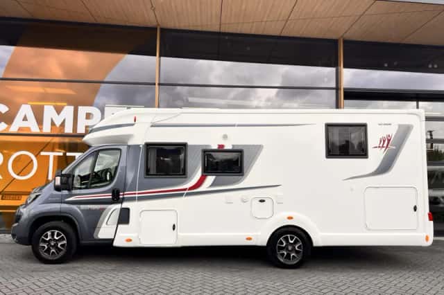 Rapido 696 F (2019) thumbnail 4