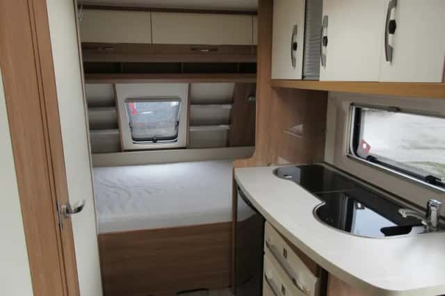 Hobby De Luxe (2021) thumbnail 3