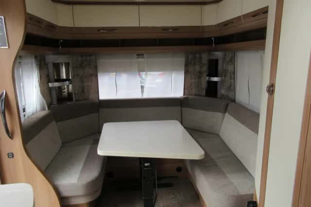 Hobby De Luxe (2021) thumbnail 4