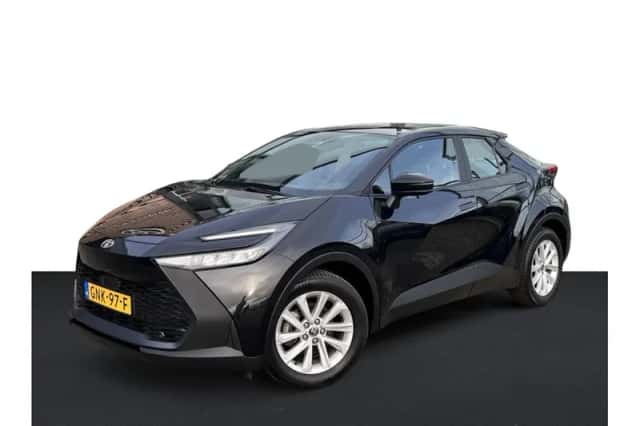 Toyota C-HR (2024) thumbnail 1