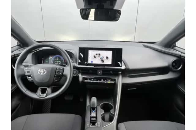 Toyota C-HR (2024) thumbnail 3