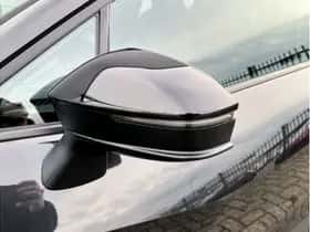 Toyota C-HR (2024) thumbnail 24