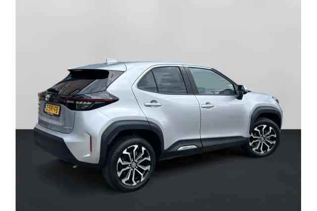 Toyota Yaris Cross (2024) thumbnail 2