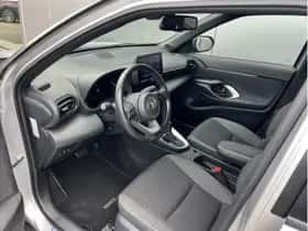 Toyota Yaris Cross (2024) thumbnail 4