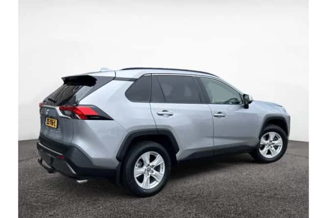 Toyota RAV4 (2019) thumbnail 2