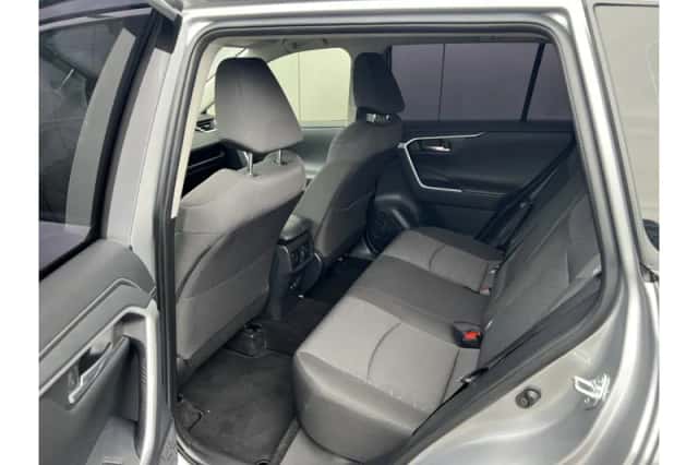 Toyota RAV4 (2019) thumbnail 6