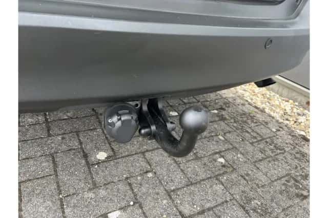 Toyota RAV4 (2015) thumbnail 5