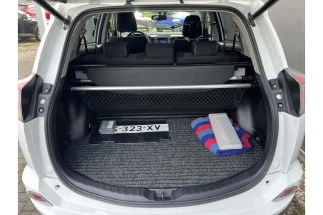 Toyota RAV4 (2016) thumbnail 4