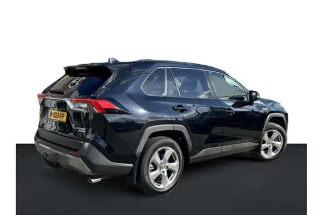 Toyota RAV4 (2022) thumbnail 2