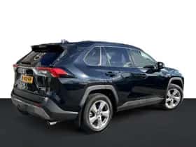 Toyota RAV4 (2022) thumbnail 2