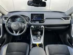 Toyota RAV4 (2022) thumbnail 3