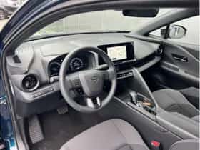 Toyota C-HR (2025) thumbnail 6