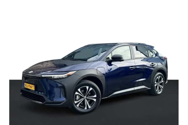 Toyota bZ4X (2025) thumbnail 1