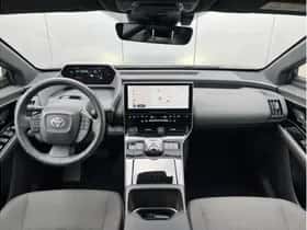 Toyota bZ4X (2025) thumbnail 3