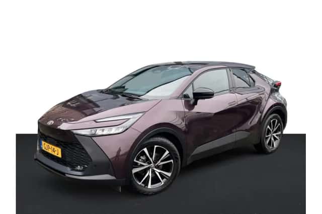 Toyota C-HR (2024) thumbnail 1