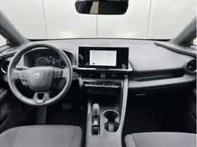 Toyota C-HR (2024) thumbnail 3