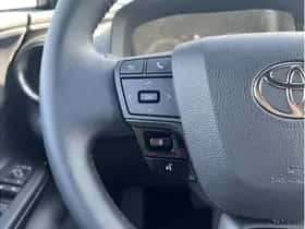 Toyota C-HR (2025) thumbnail 11