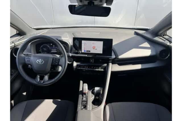 Toyota C-HR (2025) thumbnail 3