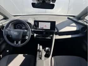 Toyota C-HR (2025) thumbnail 3