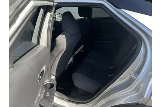 Toyota C-HR (2025) thumbnail 5