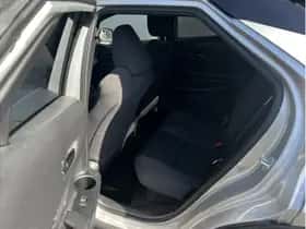 Toyota C-HR (2025) thumbnail 5