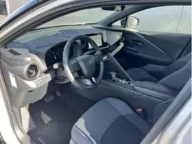 Toyota C-HR (2025) thumbnail 6