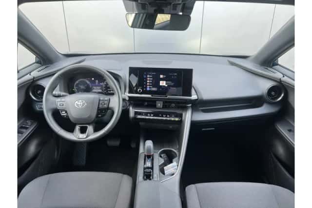 Toyota C-HR (2025) thumbnail 3