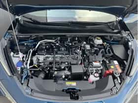 Toyota C-HR (2025) thumbnail 25