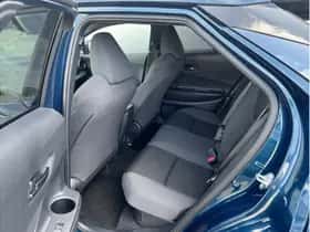 Toyota C-HR (2025) thumbnail 5