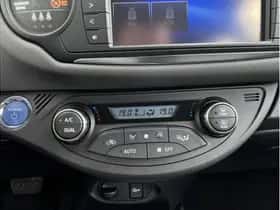 Toyota Yaris (2016) thumbnail 16