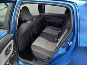 Toyota Yaris (2016) thumbnail 5