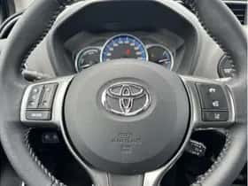 Toyota Yaris (2016) thumbnail 10