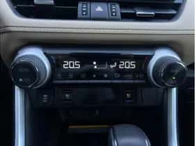 Toyota RAV4 (2022) thumbnail 23